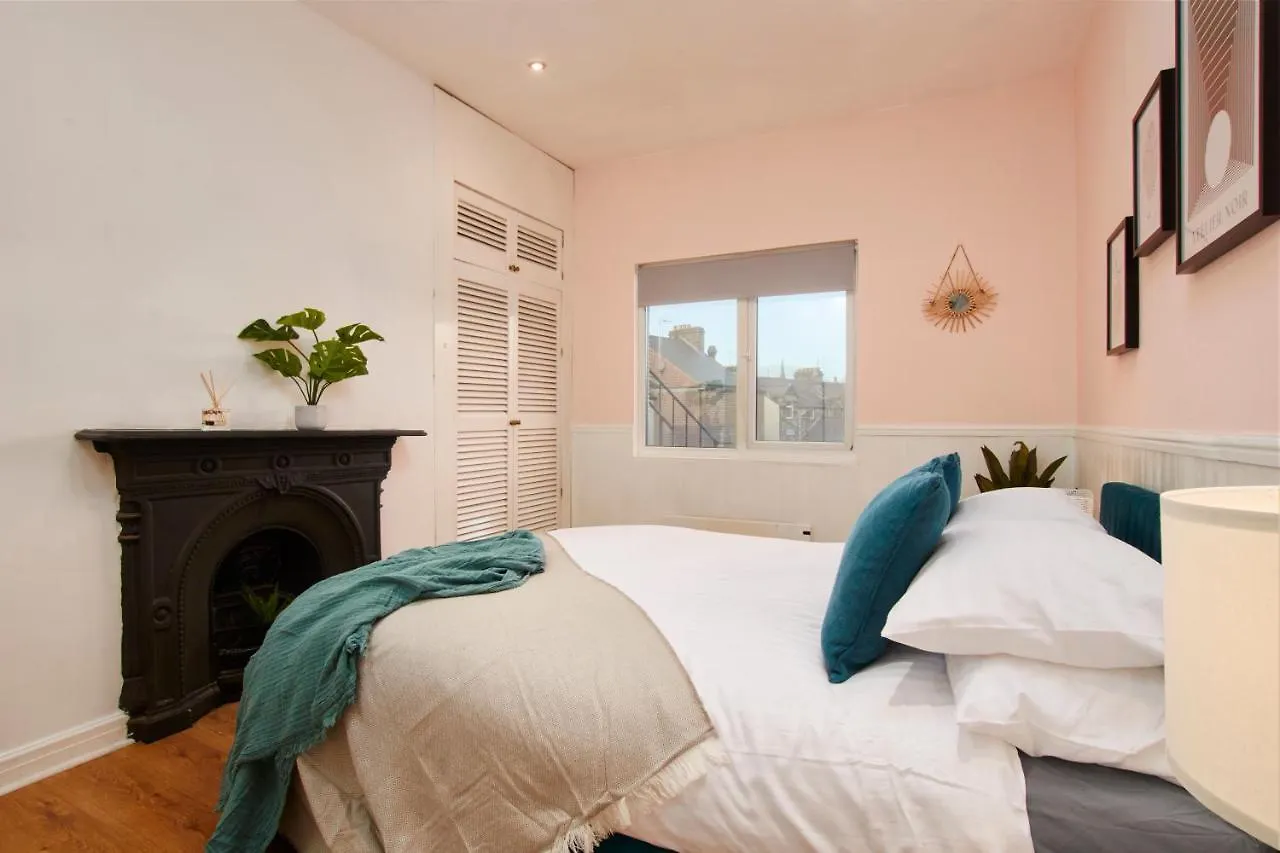 Central Harrogate 2 Bedroom Apartment 0*,  Royaume-Uni